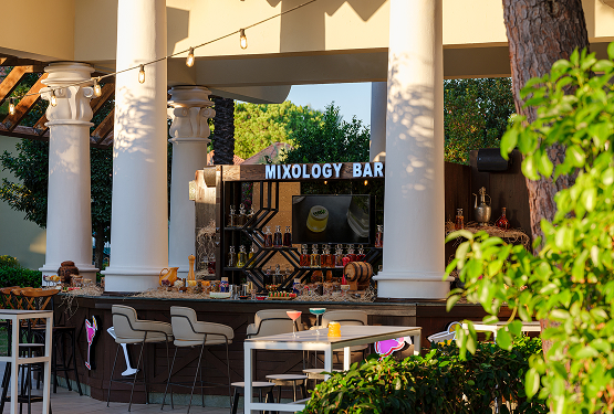 Mixology & Sushi Bar