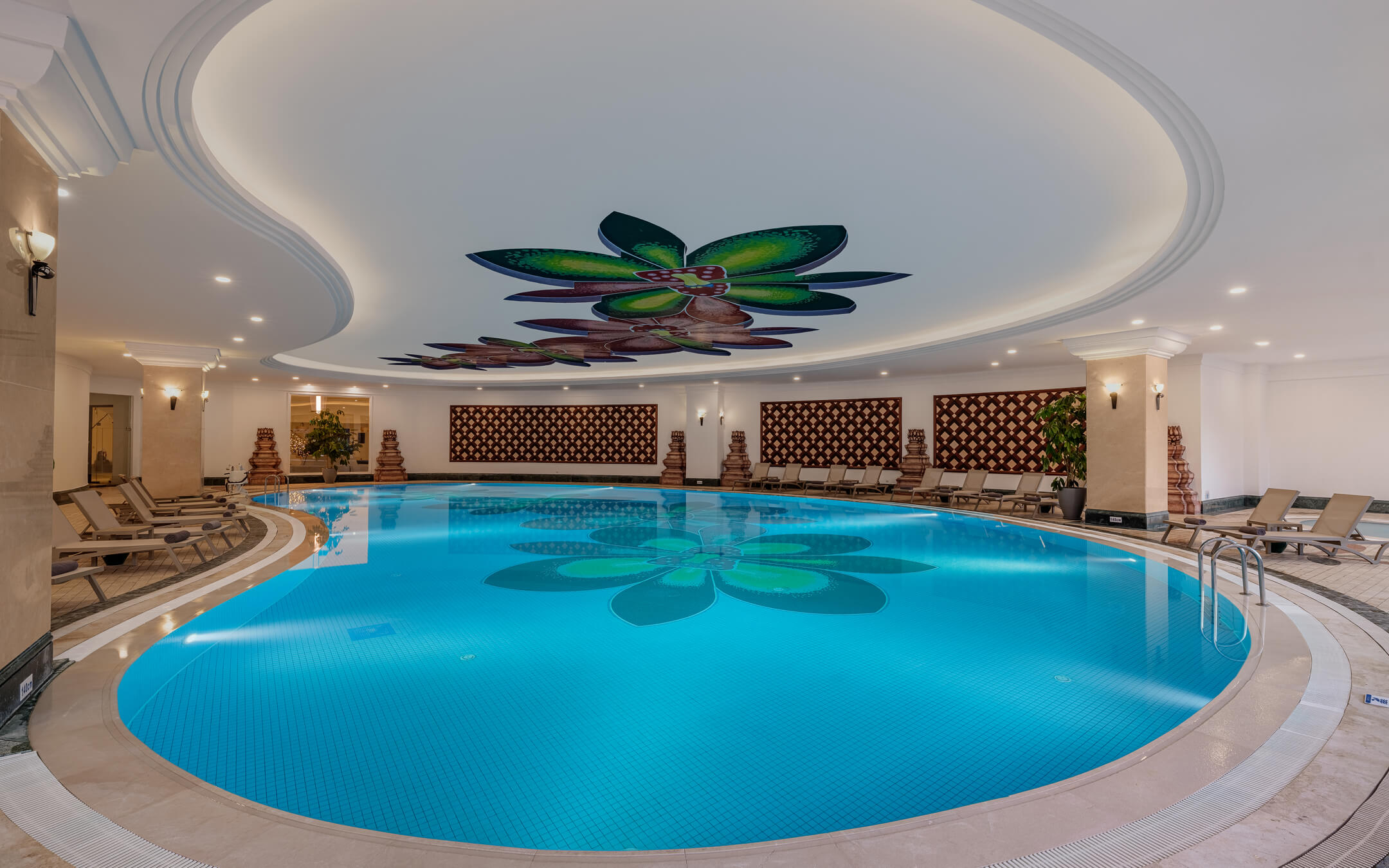 ıc-hotels-green-palace-indoor-pool-banner.jpg