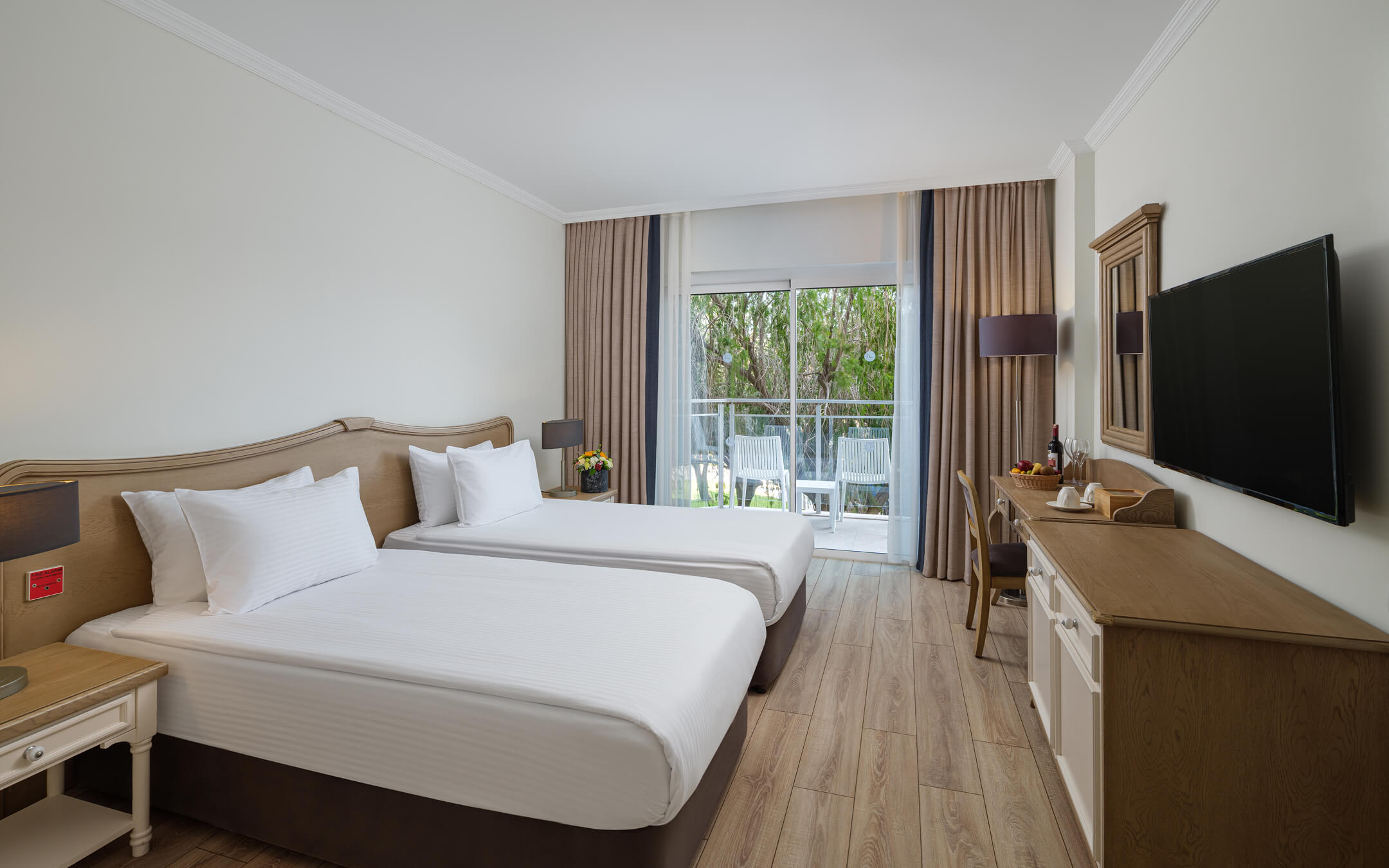 IC-hotels-santai-family-resort-konaklama-engelli-odası-banner.jpg