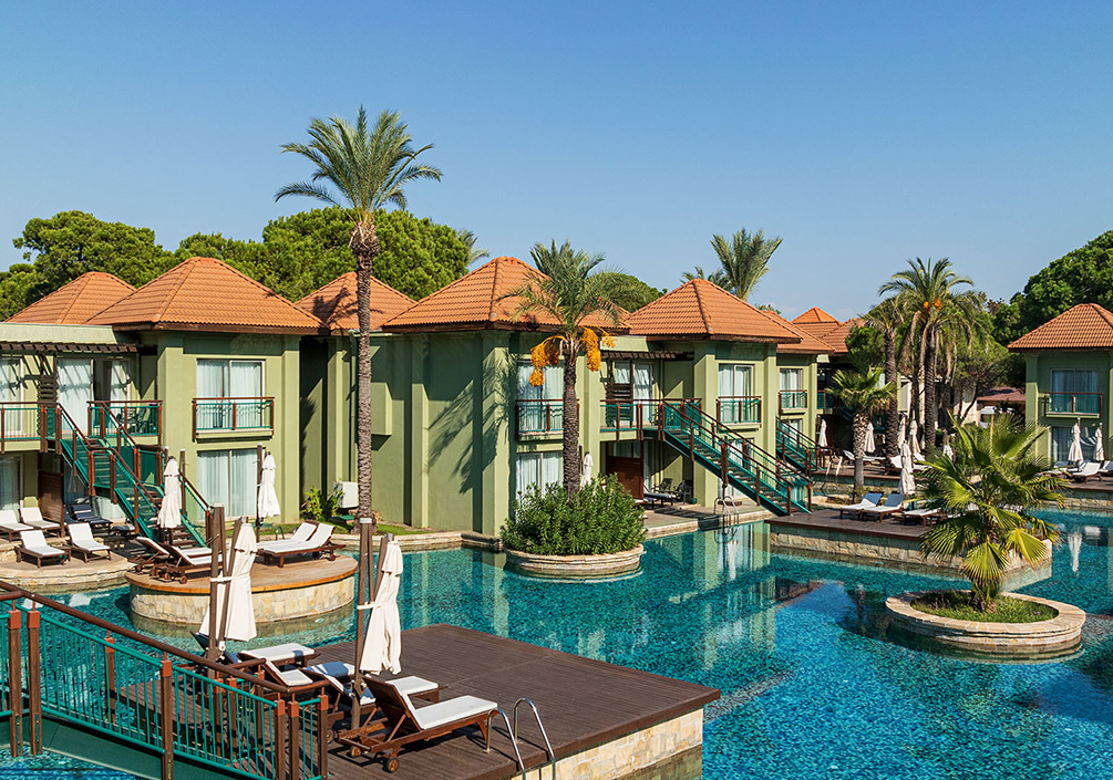 Lake Deluxe Villa