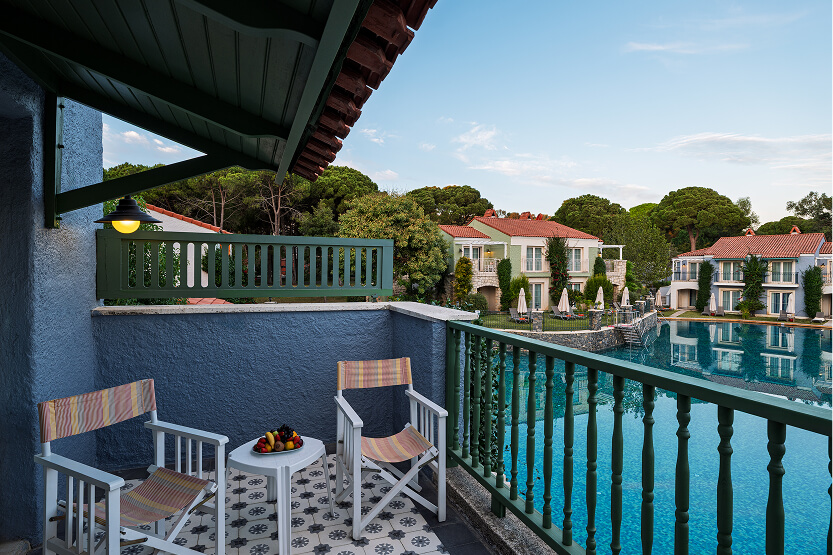 Sun Swim Up Villa
