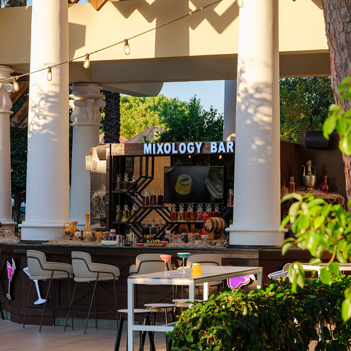 Mixology & Sushi Bar