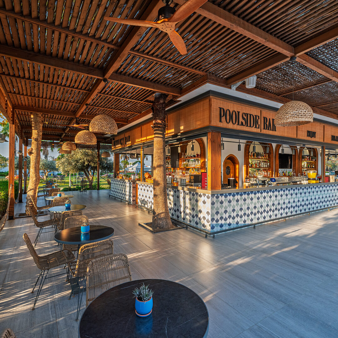 Pool Bar